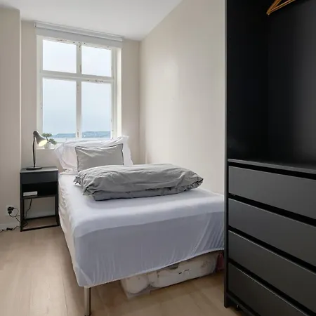 Moderne Leilighet Med Sjoutsikt