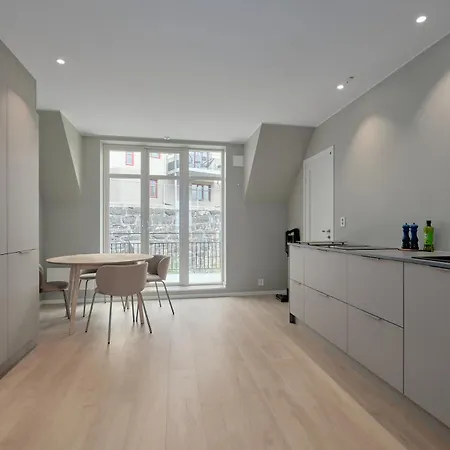 Moderne Leilighet Med Sjoutsikt * Bergen
