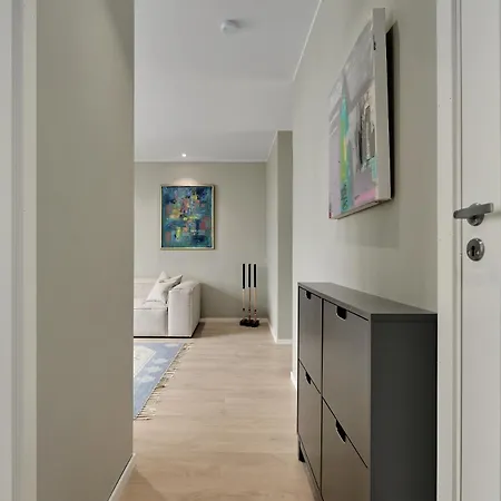 Moderne Leilighet Med Sjoutsikt