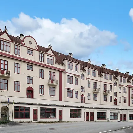 Moderne Leilighet Med Sjoutsikt شقة